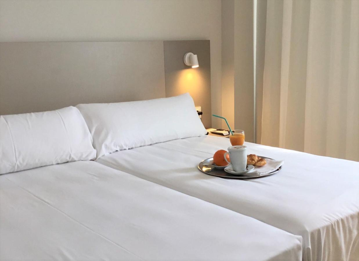 Hotel El Aguila Утебо Экстерьер фото