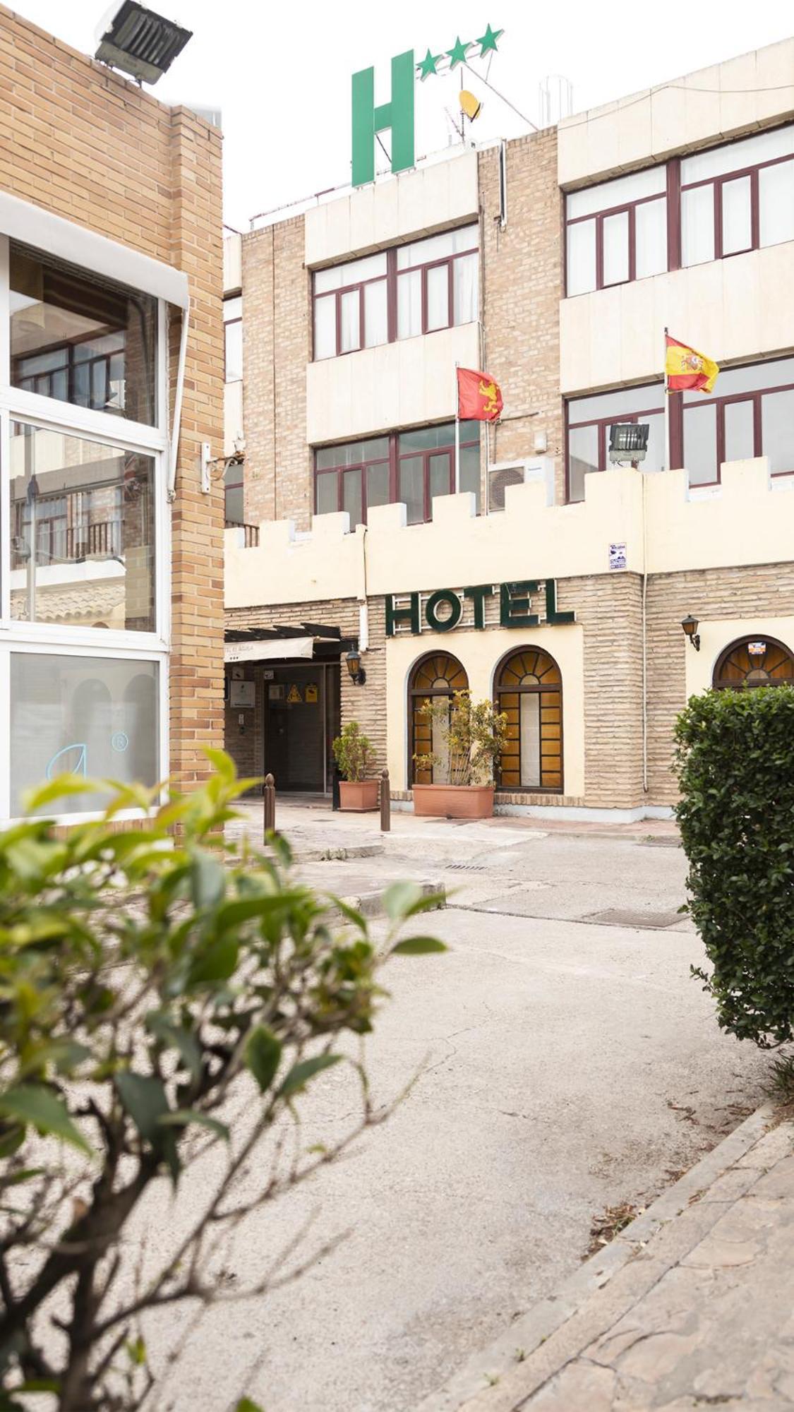 Hotel El Aguila Утебо Экстерьер фото